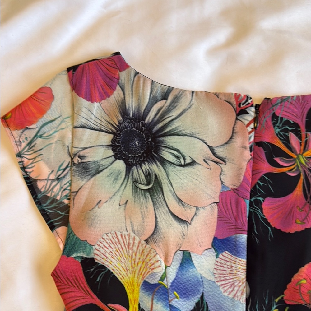 French Connection Floral Dress Multicolor size 2 - Picture 7 of 9